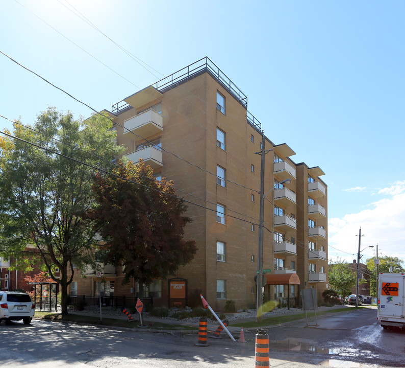 Park View Place in St Catharines, ON - Building Photo