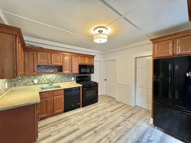 22 Allen Ave in Lynn, MA - Building Photo - Building Photo