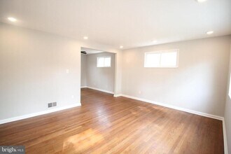 4613 Wilwyn Way in Rockville, MD - Building Photo - Building Photo