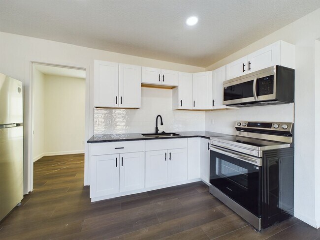 8600 Countryshire Ln-Unit -Unit 1 in Kansas City, MO - Foto de edificio - Building Photo