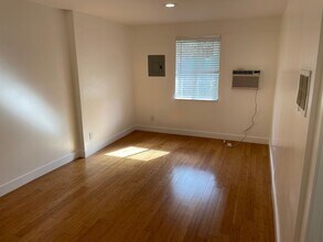 1445 Echo Park Ave in Los Angeles, CA - Building Photo - Building Photo