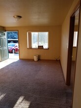 113 NE Timberlake St in Roseburg, OR - Building Photo - Building Photo