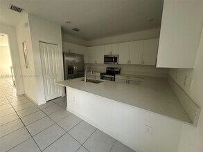 1684 SE 26th Ter in Homestead, FL - Building Photo - Building Photo