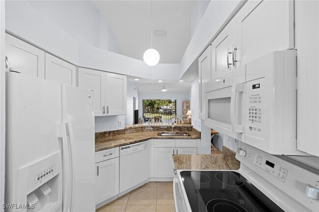 121 Wading Bird Cir in Naples, FL - Building Photo - Building Photo