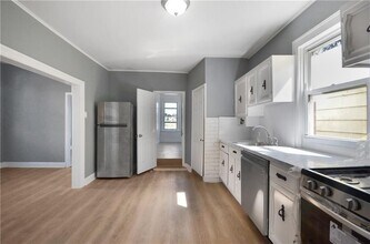 234 Edwards Pl in Yonkers, NY - Building Photo - Building Photo