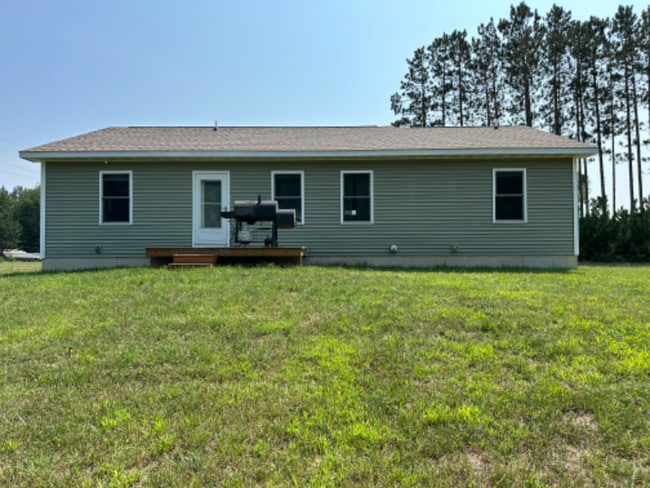 6126 Jeffrey Pl in Grawn, MI - Foto de edificio - Building Photo