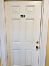 2 Morris Ave-Unit -201 in Philipstown, NY - Foto de edificio - Building Photo