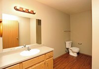 Charlotte Court Apartments photo'