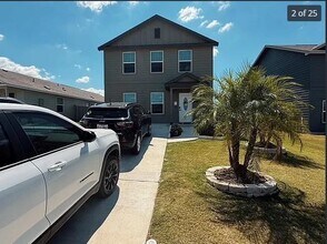 228 Texas Angel Wy in Jarrell, TX - Building Photo - Building Photo