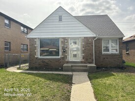 6255 W Leon Ter in Milwaukee, WI - Building Photo