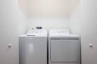 Hawthorne Apartments in Danville, VA - Foto de edificio - Interior Photo