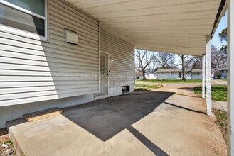 10201 Gourock Dr in St. Louis, MO - Building Photo - Building Photo