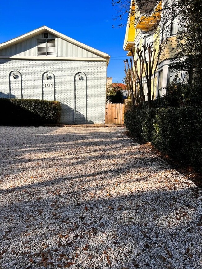 306 Hawthorne St in Houston, TX - Building Photo - Building Photo