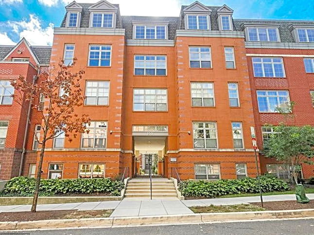 150 V St NW in Washington, DC - Building Photo