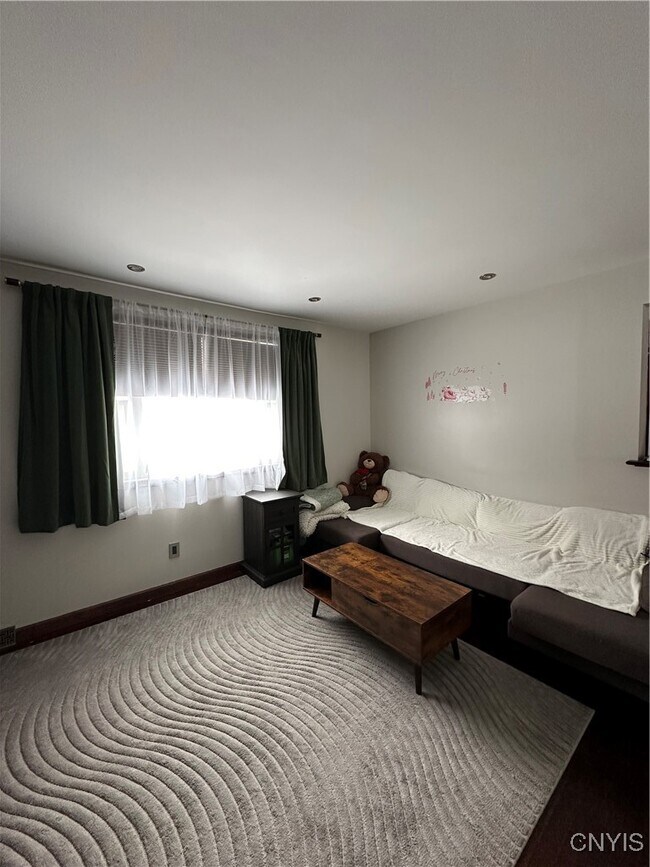 80 Denton Ave in Whitesboro, NY - Building Photo - Building Photo