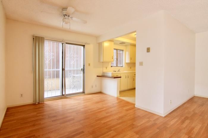 1538 N Martel Ave in Los Angeles, CA - Building Photo