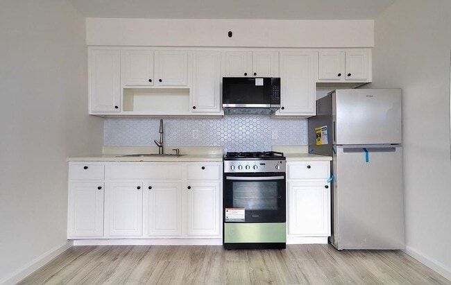 502 Central Ave in Jersey City, NJ - Building Photo - Building Photo