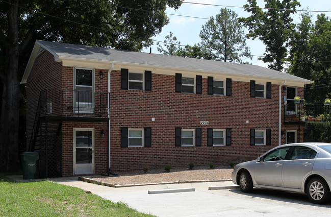 2231 Summit St in Durham, NC - Foto de edificio - Building Photo