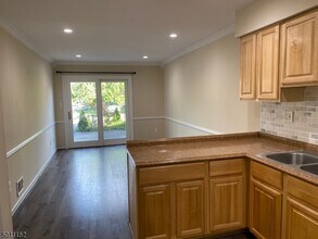 22 Maddaket Ct in Scotch Plains, NJ - Building Photo - Building Photo