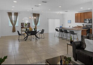 3809 Spring Creek Rd in Dundee, FL - Foto de edificio - Building Photo