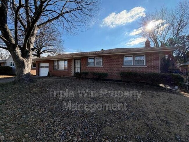 2408 Caverhill Dr in St. Louis, MO - Building Photo - Building Photo