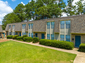 Club Hill Apartments in Columbus, GA - Building Photo - Building Photo