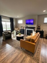 5370 Little Bluestem Dr in McFarland, WI - Building Photo - Building Photo