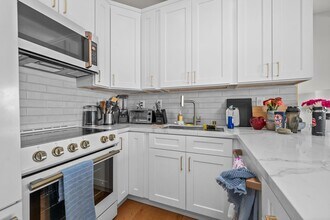 5338 Hewlett Dr in San Diego, CA - Building Photo - Building Photo