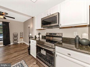 14004 Daleshire Way in Burtonsville, MD - Building Photo - Building Photo