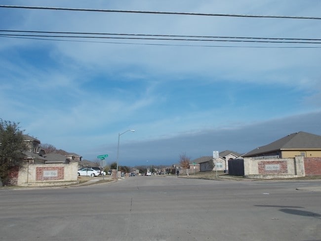 930 Abigale Ln in Dallas, TX - Building Photo - Building Photo