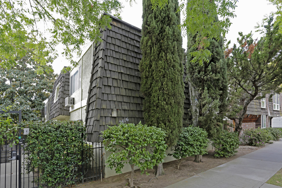 2416 S St in Sacramento, CA - Building Photo