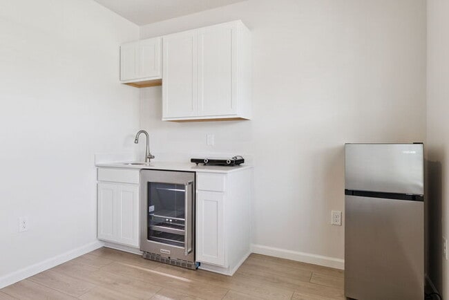 property at 1434 Garabaldi Cir SE