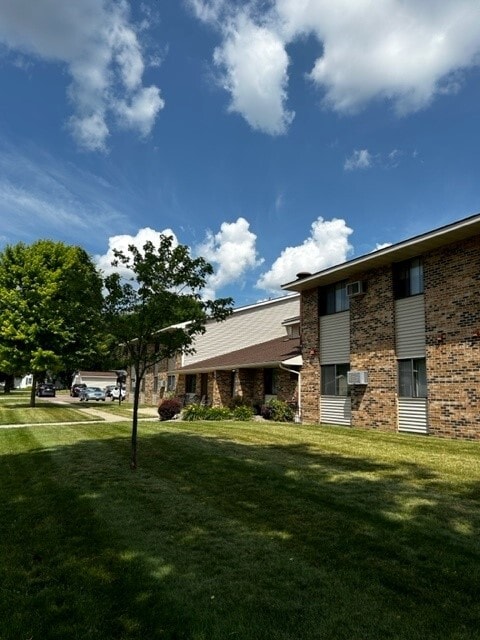 Downtown Estates in Springfield, MN - Foto de edificio - Building Photo