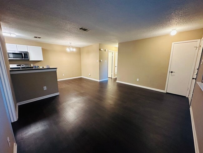 1815 Gracy Farms Ln, Unit A in Austin, TX - Foto de edificio - Building Photo