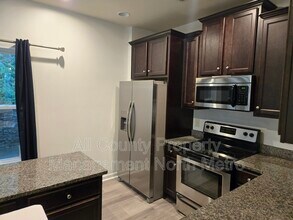 417 Village View in Woodstock, GA - Building Photo - Building Photo