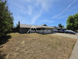 4812 D Pkwy in Sacramento, CA - Building Photo
