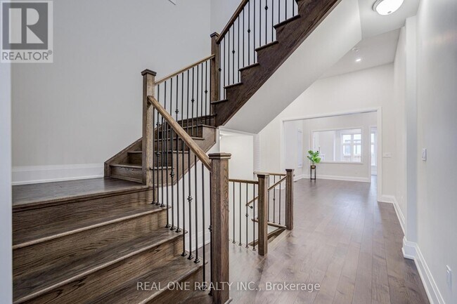 2440 Edward Leaver Trl in Oakville, ON - Building Photo - Building Photo