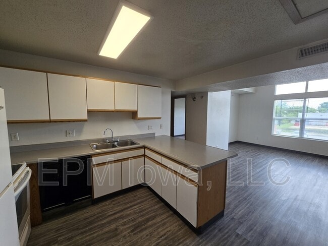 60 Miller Ave SW in Cedar Rapids, IA - Building Photo - Building Photo