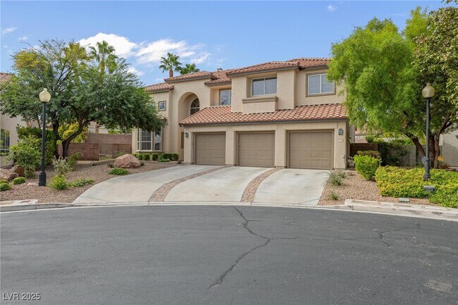 8009 Clock Tower Ct in Las Vegas, NV - Building Photo - Building Photo
