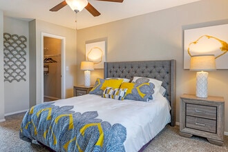 North Creek in Southaven, MS - Building Photo - Building Photo