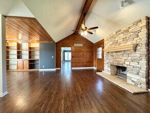 10300 W 164th St in Overland Park, KS - Building Photo - Building Photo