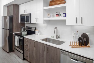 Axletree Apartments in Milwaukie, OR - Building Photo