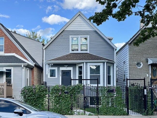 2317 N Keeler Ave, Unit G
