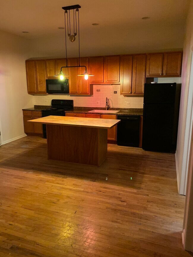 2712 W North Ave, Unit 3F in Chicago, IL - Foto de edificio - Building Photo