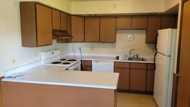 246 Ashland Ct in Ironwood, MI - Building Photo - Building Photo