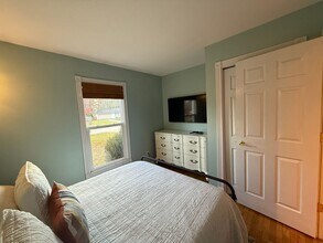 1652 Stonewood Dr SE in Lowell, MI - Building Photo - Building Photo