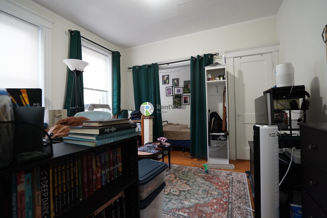 6 Orkney Rd in Boston, MA - Building Photo