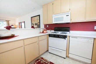 Carrington Apartments in Fremont, CA - Foto de edificio - Interior Photo