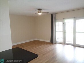 4200 Crystal Lake Dr in Pompano Beach, FL - Building Photo - Building Photo
