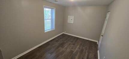4 Essex Ave in Essex, MD - Building Photo - Building Photo